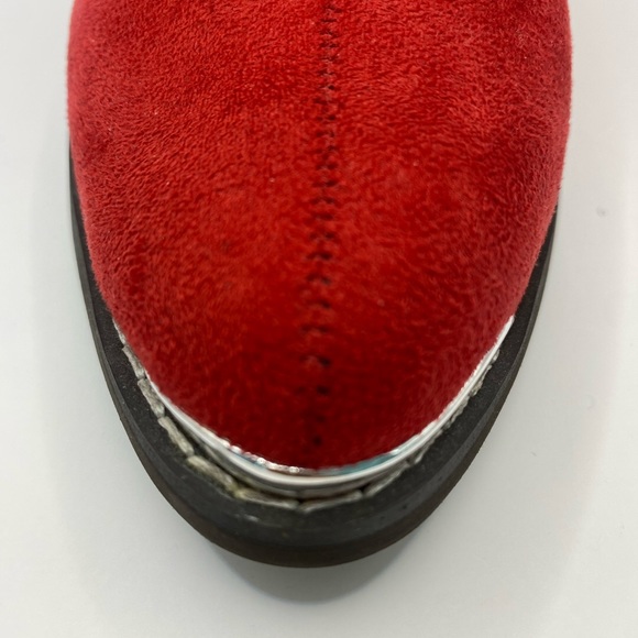 YDN Red Low Heel Faux Suede Cut Out Metal Toe Ankle Booties - NWOT Size: 7.5 - Picture 3 of 8
